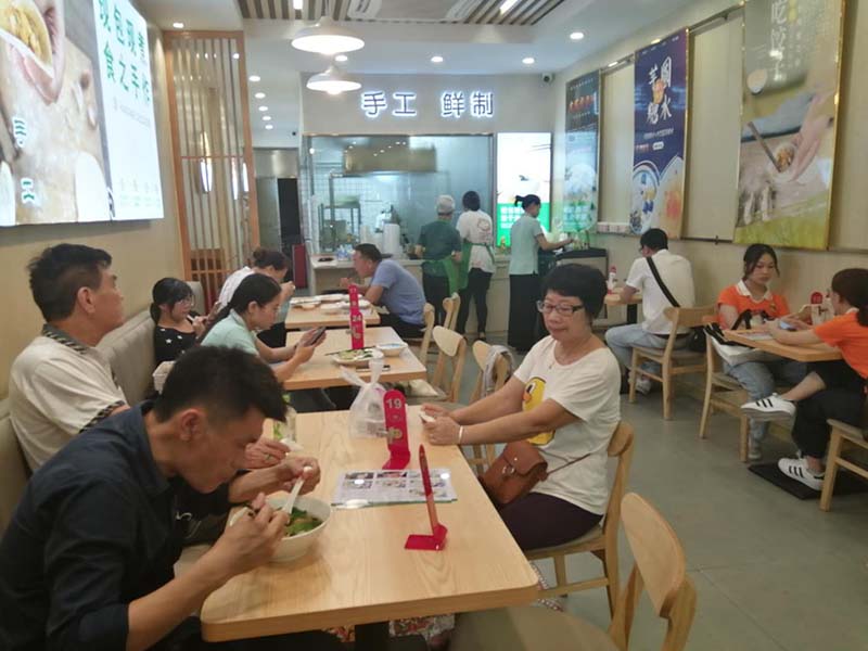 開(kāi)現(xiàn)包現(xiàn)賣(mài)餃子云吞店大概投資多少錢(qián)，這些費(fèi)用支出了解一下